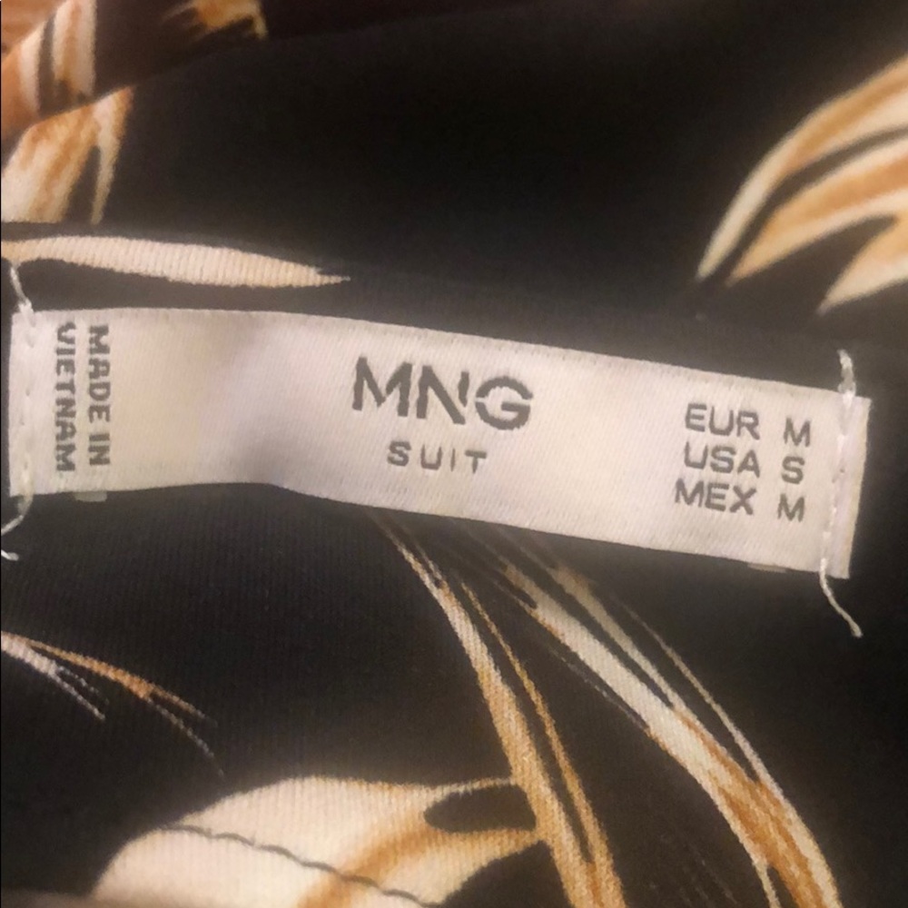 Jumpsuit Black With Leaf Pattern - image 4